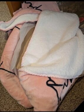 PINK Victoria's Secret Pink & White Sherpa Throw Blanket